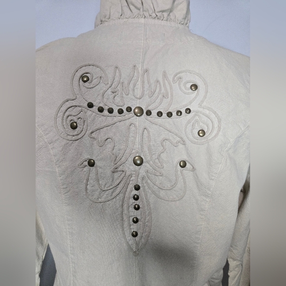 GRETTY ZUEGER cream ruffled cotton stud embroidered jacket. Size medium - Picture 6 of 11